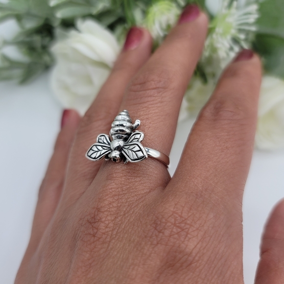 ❤️ BUMBLE BEE STERLING SILVER RING - Picture 2 of 11